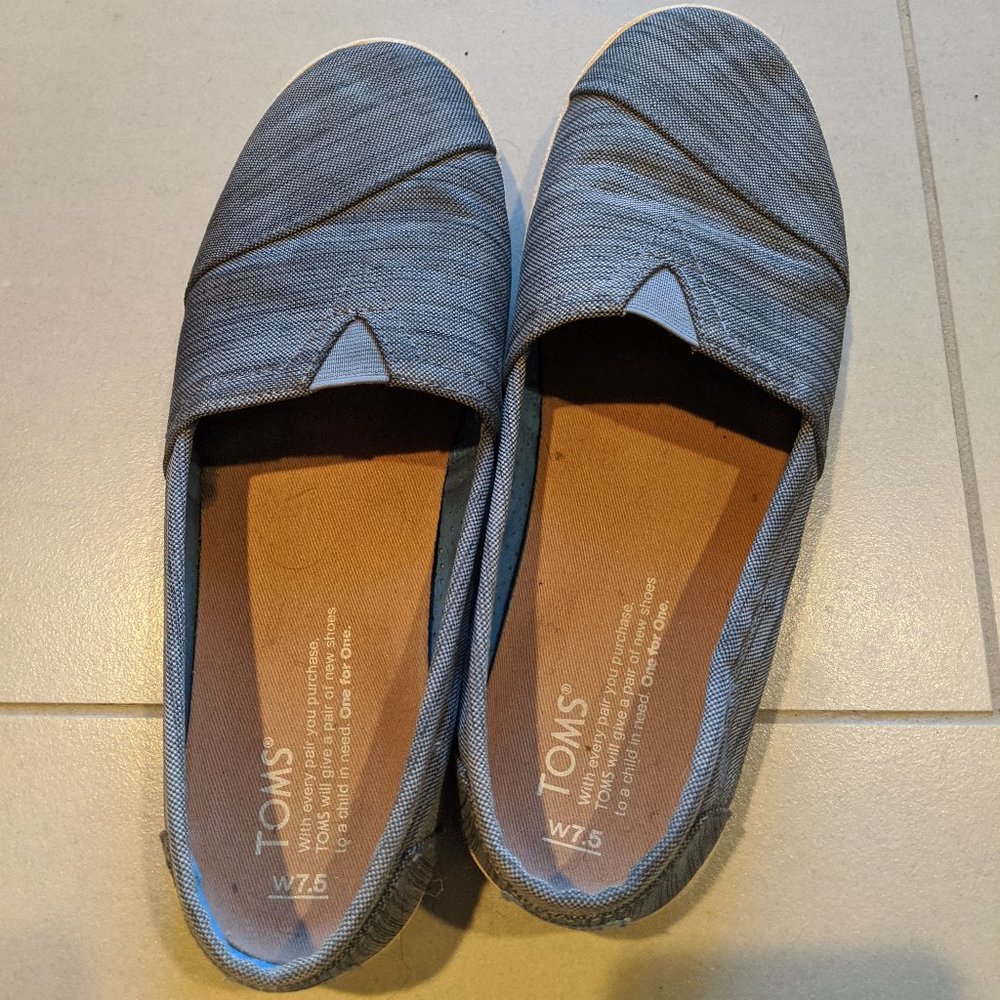Tom's Alpagata Canvas Slip on size 7.5